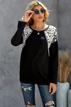 Load image into Gallery viewer, Leopard Snakeskin Print Dropped Shoulder Top
