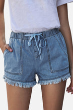 Load image into Gallery viewer, Pocketed Frayed Denim Shorts
