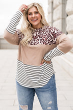 Load image into Gallery viewer, Plus Size Mixed Print Color Block Curved Hem Top
