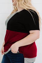 Load image into Gallery viewer, Plus Size Color Block Round Neck T-Shirt
